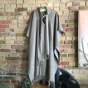 Vintage wool cape poncho free size